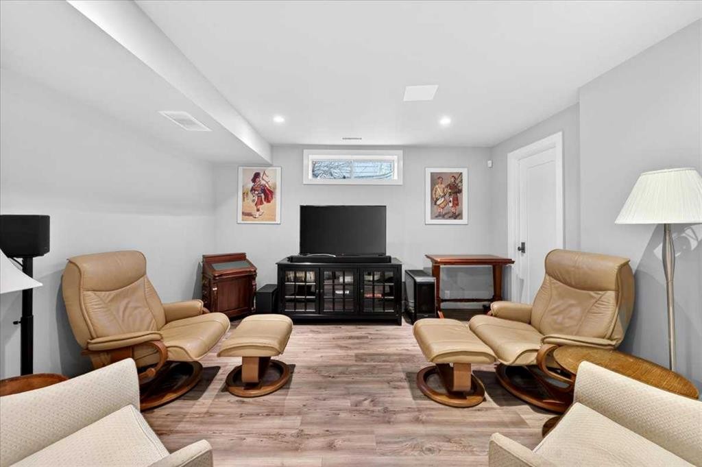 18 Inverness Rise Se, Calgary, AB - Indoor