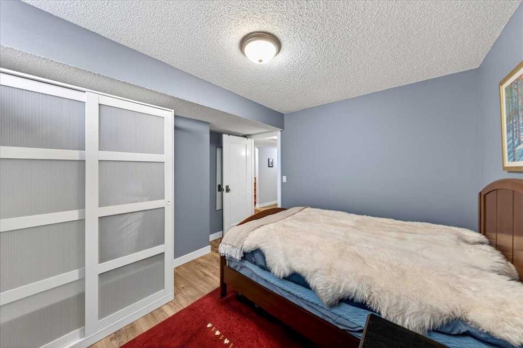 18 Inverness Rise Se, Calgary, AB - Indoor Photo Showing Bedroom