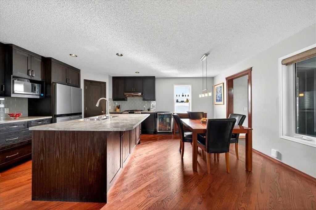 18 Inverness Rise Se, Calgary, AB - Indoor Photo Showing Other Room