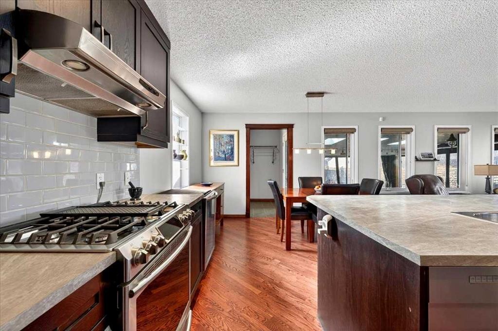 18 Inverness Rise Se, Calgary, AB - Indoor Photo Showing Kitchen With Upgraded Kitchen