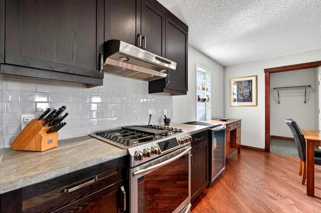 18 Inverness Rise Se, Calgary, AB - Indoor Photo Showing Kitchen With Upgraded Kitchen