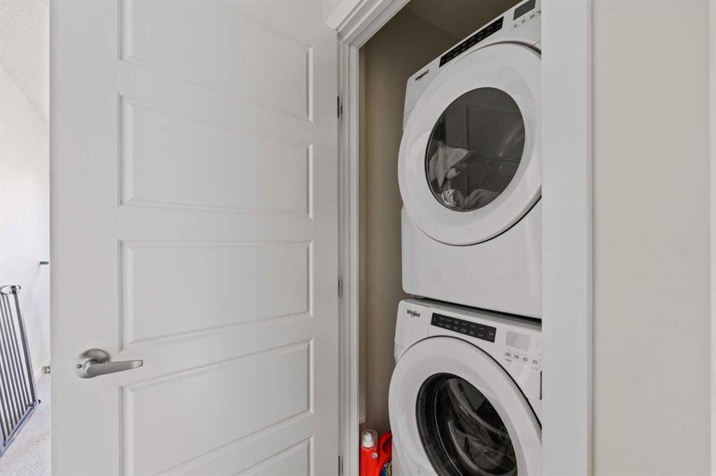 463 Cranbrook Square Se, Calgary, AB - Indoor Photo Showing Laundry Room