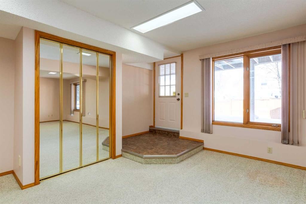 420 Hawkview Manor Circle Nw, Calgary, AB - Indoor Photo Showing Other Room