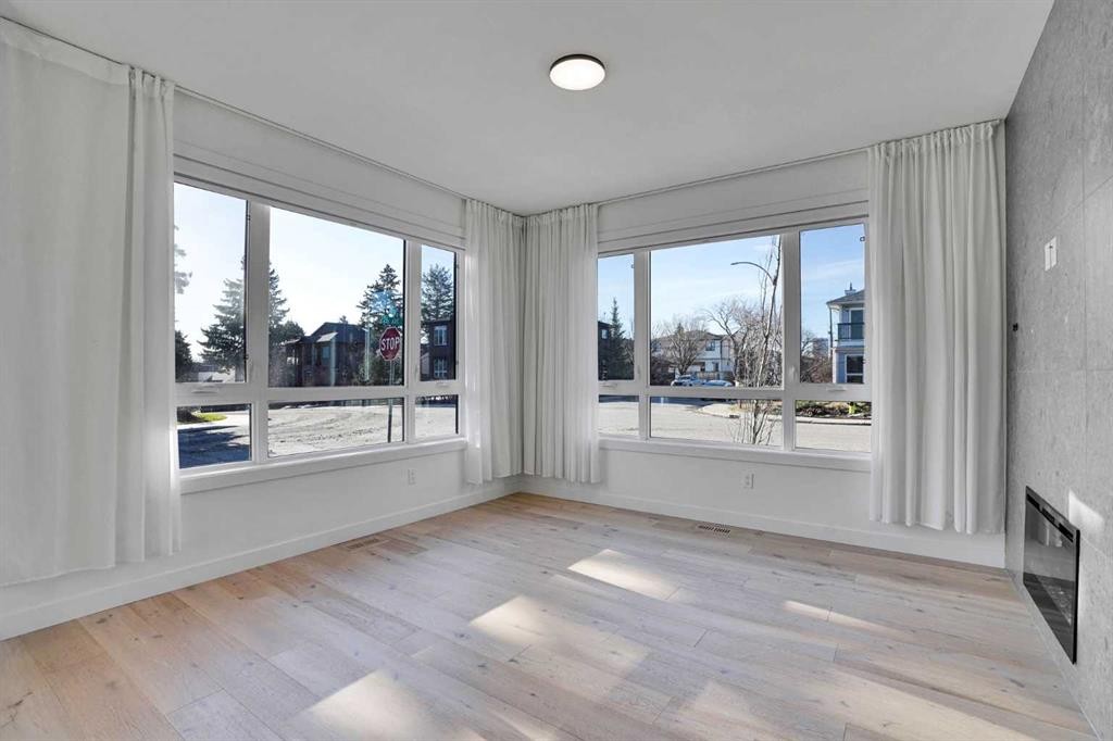402 26 Avenue Nw, Calgary, AB - Indoor