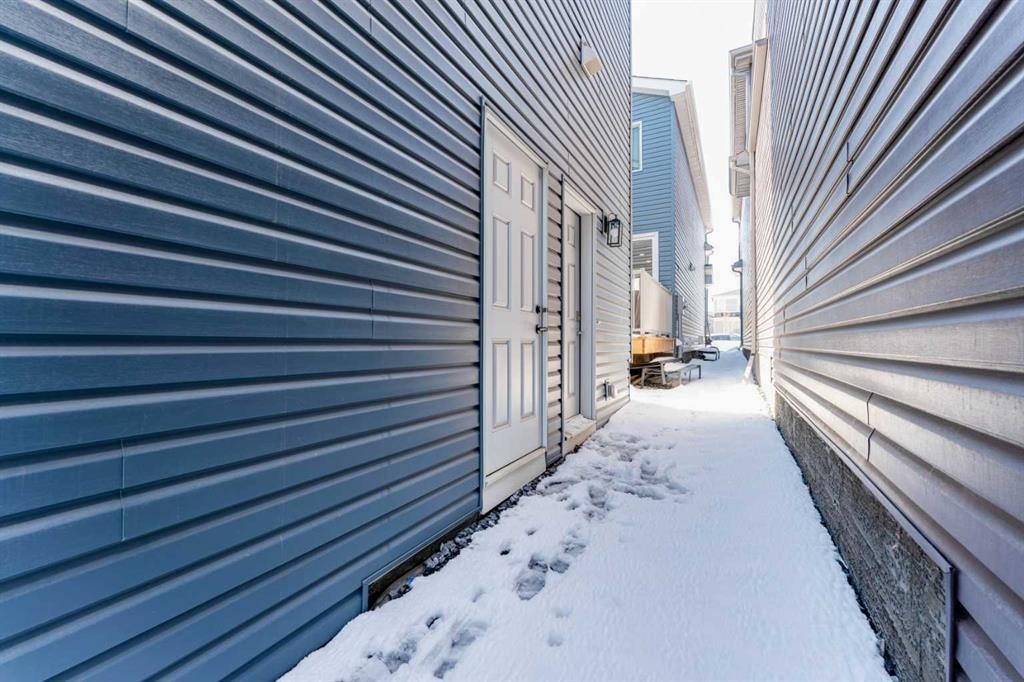 76 Lucas Boulevard Nw, Calgary, AB - Outdoor