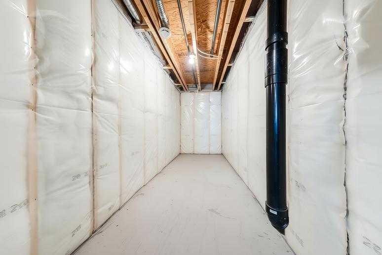 76 Lucas Boulevard Nw, Calgary, AB - Indoor