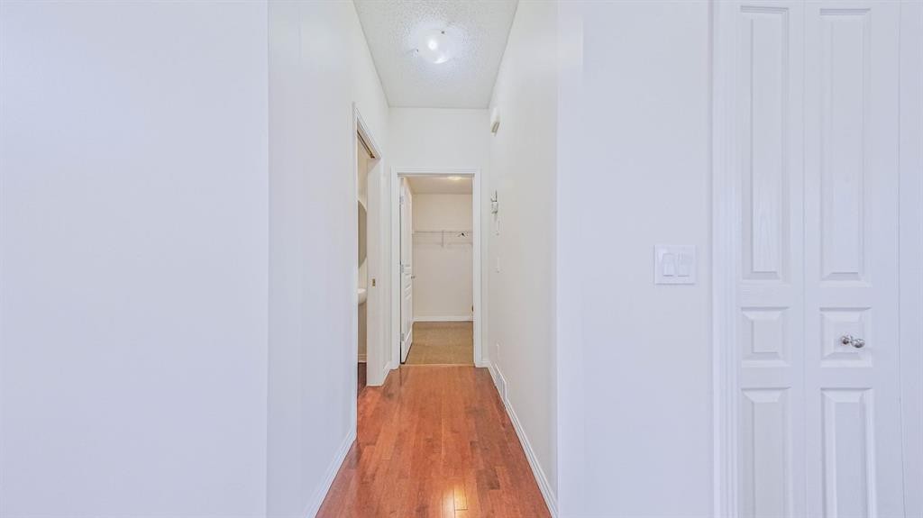 393 Windermere Drive, Chestermere, AB - Indoor Photo Showing Other Room