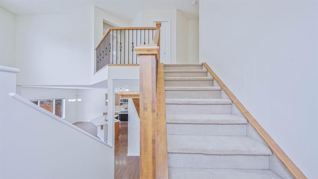 393 Windermere Drive, Chestermere, AB - Indoor Photo Showing Other Room