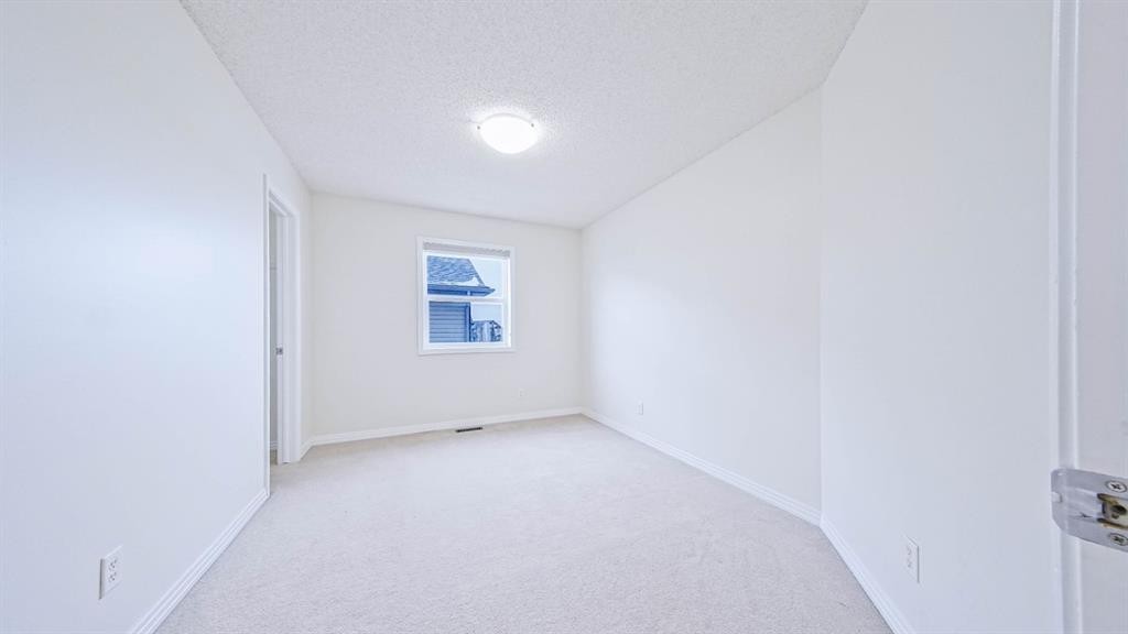 393 Windermere Drive, Chestermere, AB - Indoor Photo Showing Other Room