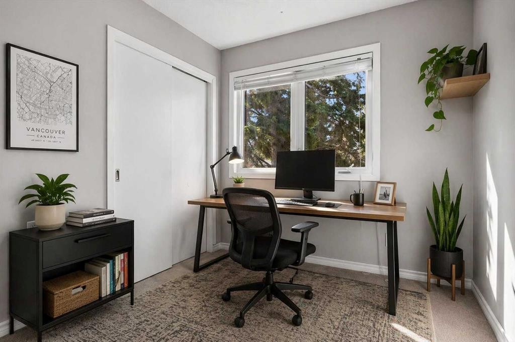 20 Brampton Crescent Sw, Calgary, AB - Indoor Photo Showing Office