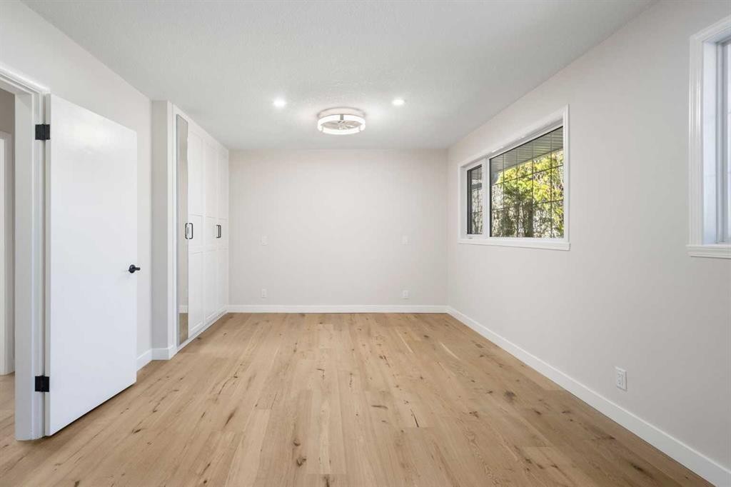 811 Seattle Drive Sw, Calgary, AB