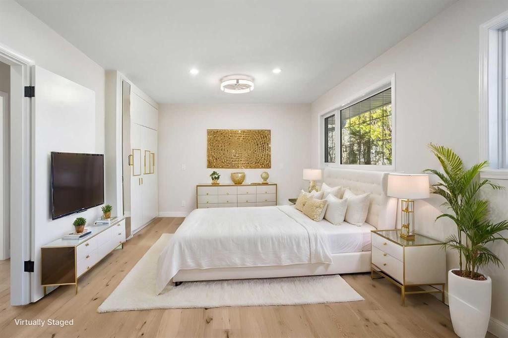 811 Seattle Drive Sw, Calgary, AB