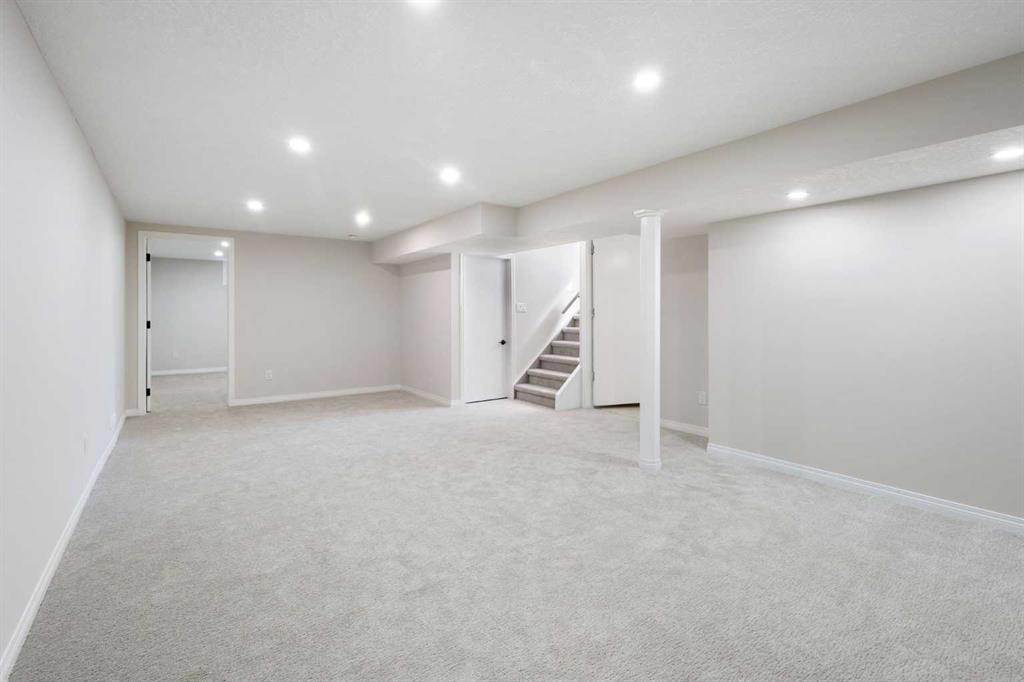 811 Seattle Drive Sw, Calgary, AB