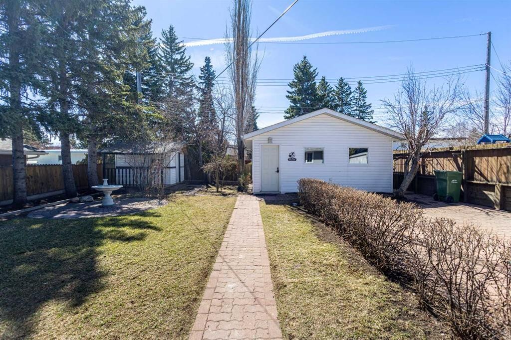 811 Seattle Drive Sw, Calgary, AB