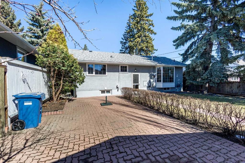 811 Seattle Drive Sw, Calgary, AB