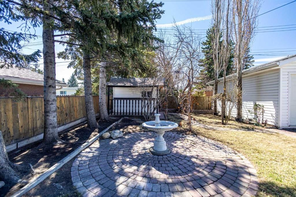 811 Seattle Drive Sw, Calgary, AB