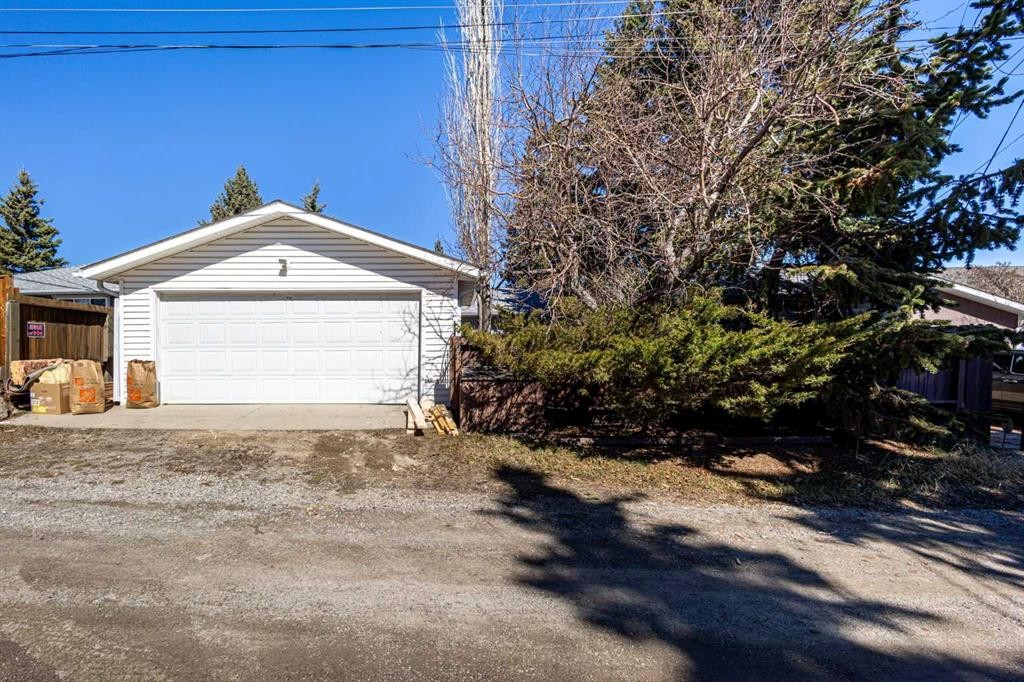 811 Seattle Drive Sw, Calgary, AB