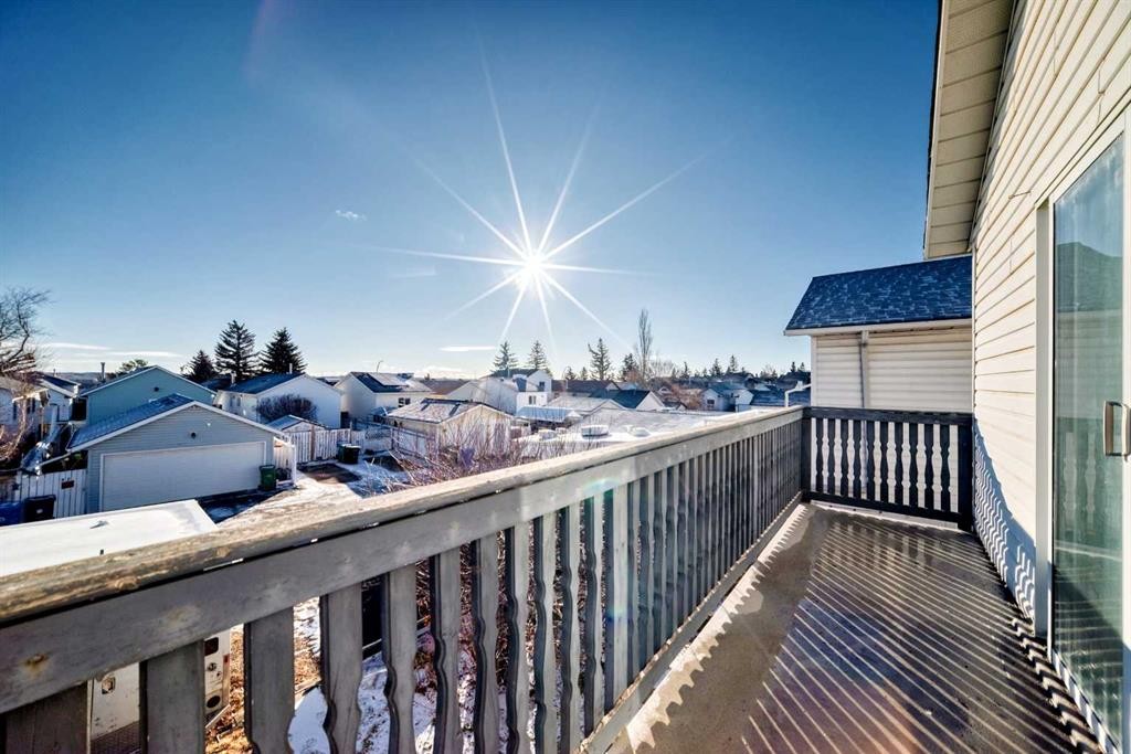 142 Hunterhorn Drive Ne, Calgary, AB - Outdoor With Balcony