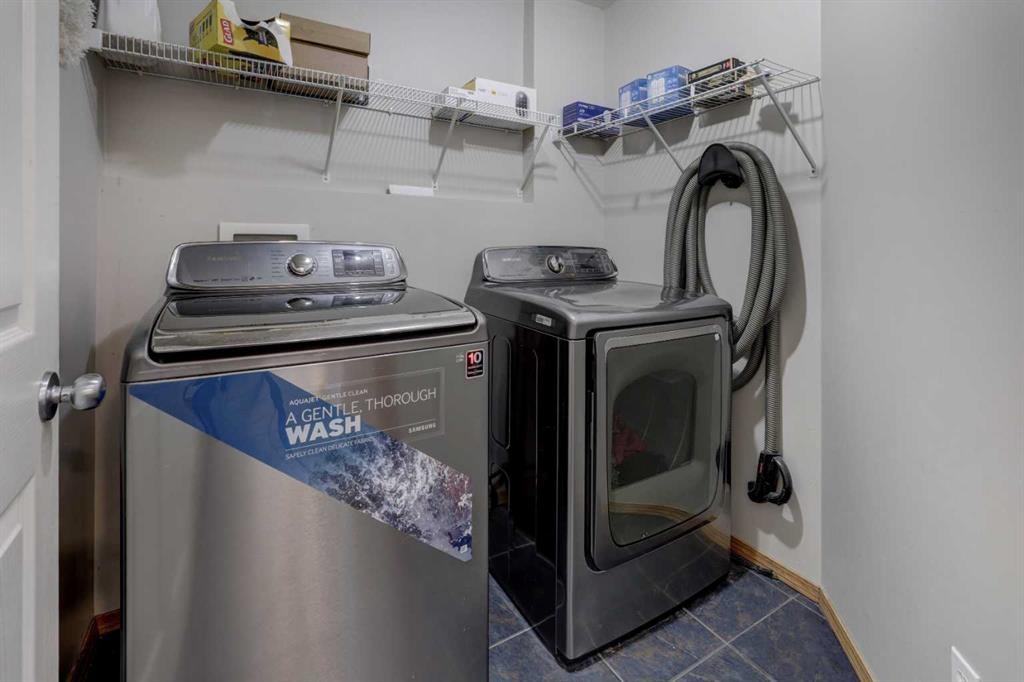 17 Royal Birch Way Nw, Calgary, AB - Indoor Photo Showing Laundry Room