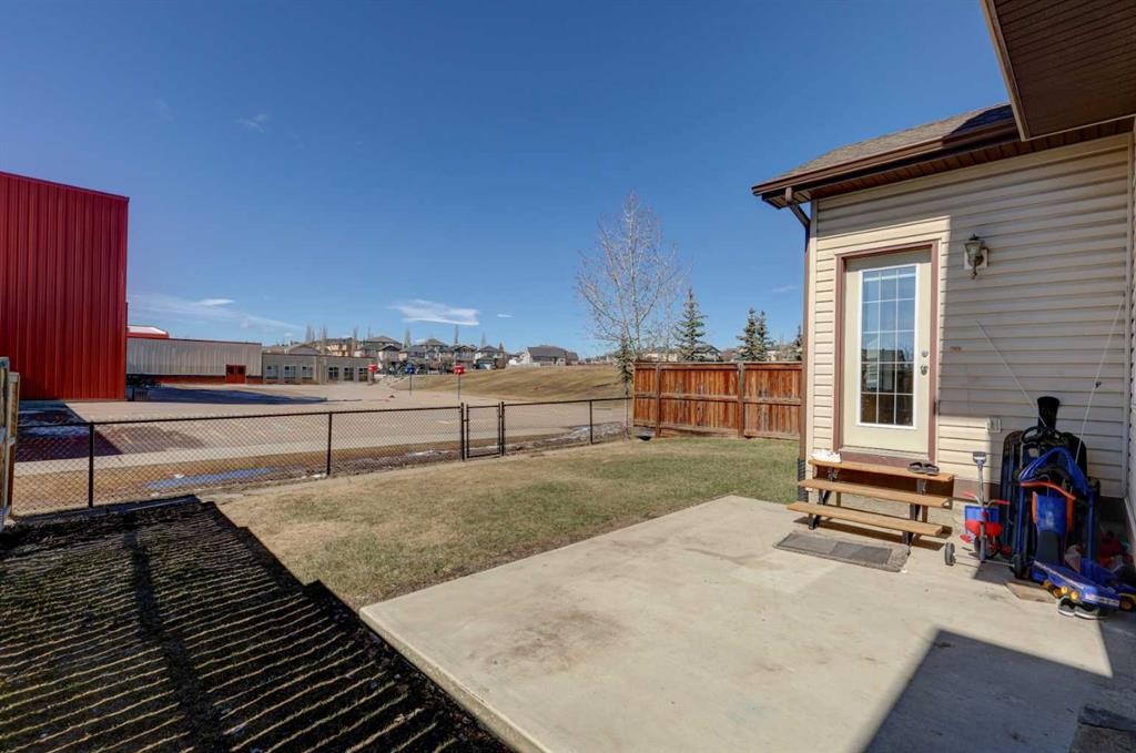 17 Royal Birch Way Nw, Calgary, AB - Outdoor