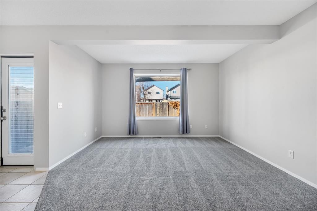 45 Country Hills Crescent Nw, Calgary, AB - Indoor Photo Showing Other Room