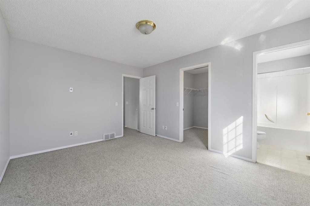 45 Country Hills Crescent Nw, Calgary, AB - Indoor Photo Showing Other Room