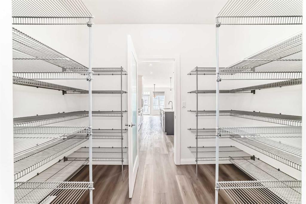 84 Evansfield Close Nw, Calgary, AB - Indoor With Storage
