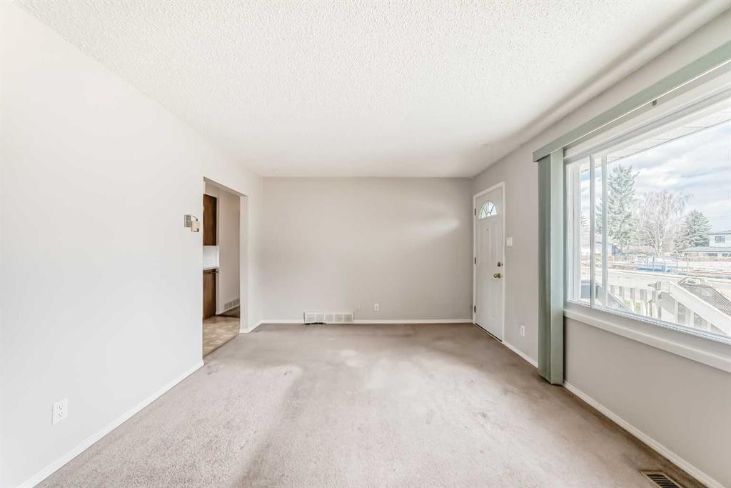 8315 Bowness Road Nw, Calgary, AB - Indoor Photo Showing Other Room