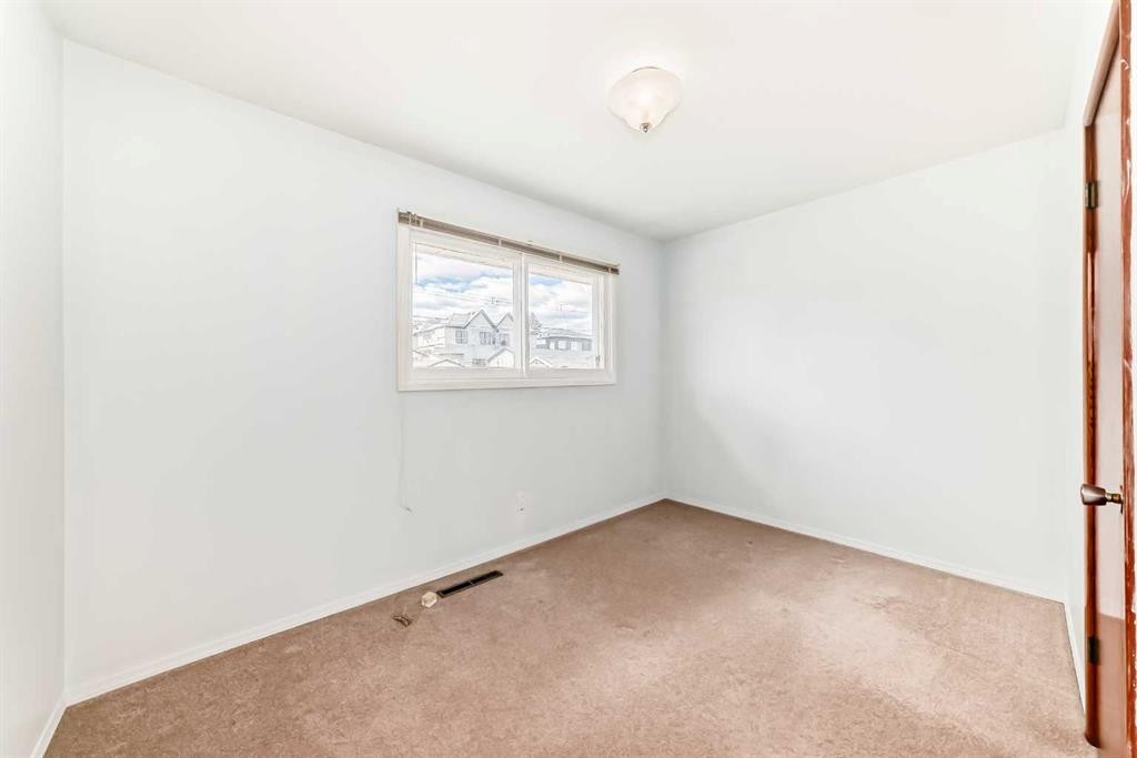 8315 Bowness Road Nw, Calgary, AB - Indoor Photo Showing Other Room