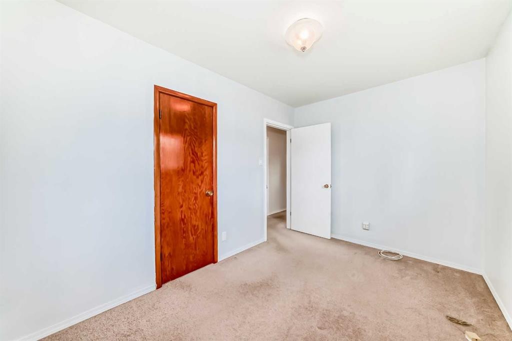 8315 Bowness Road Nw, Calgary, AB - Indoor Photo Showing Other Room