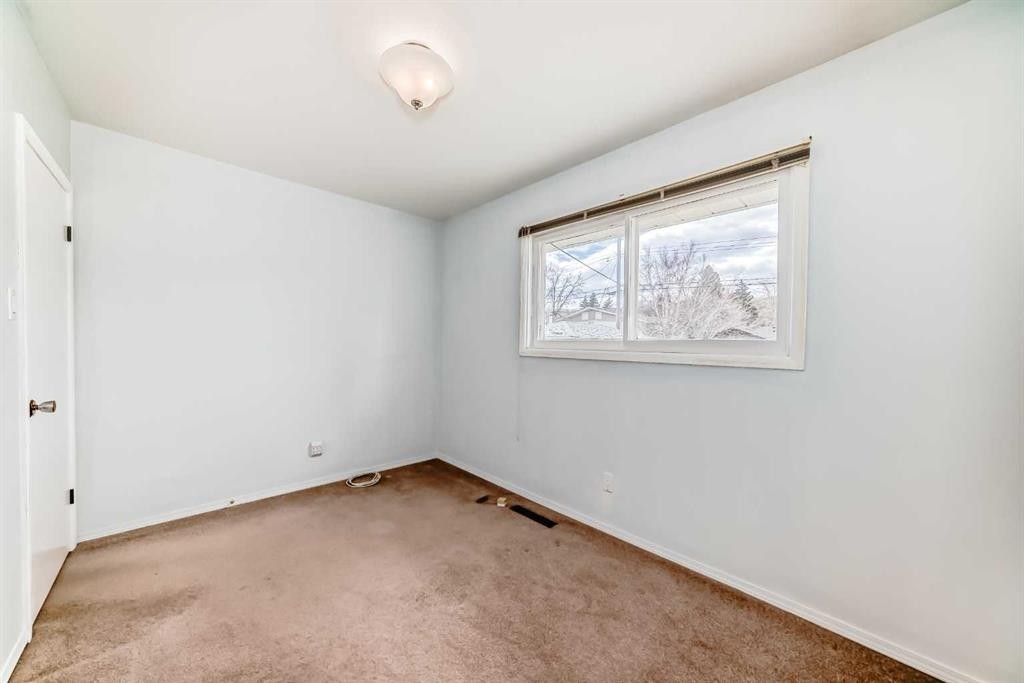 8315 Bowness Road Nw, Calgary, AB - Indoor Photo Showing Other Room