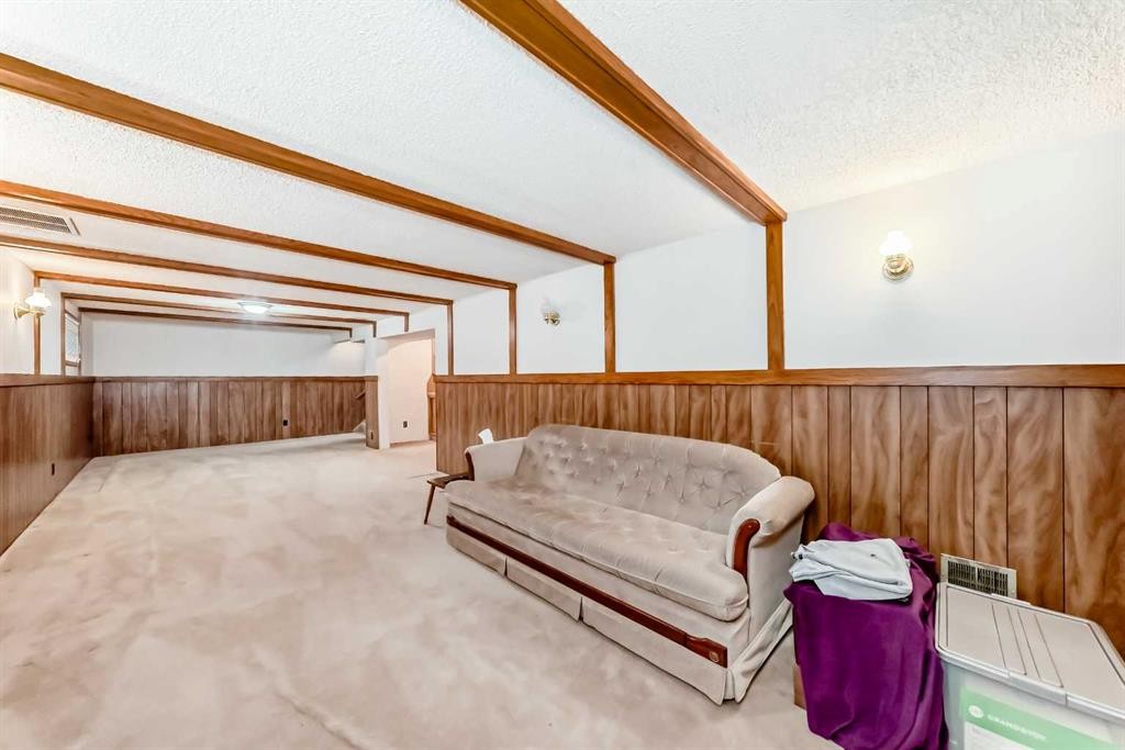 8315 Bowness Road Nw, Calgary, AB - Indoor Photo Showing Other Room