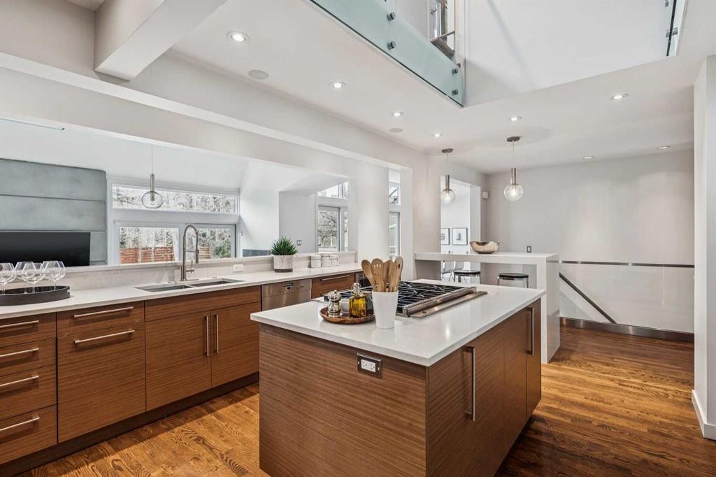3905 Edison Crescent Sw, Calgary, AB - Indoor Photo Showing Kitchen With Double Sink