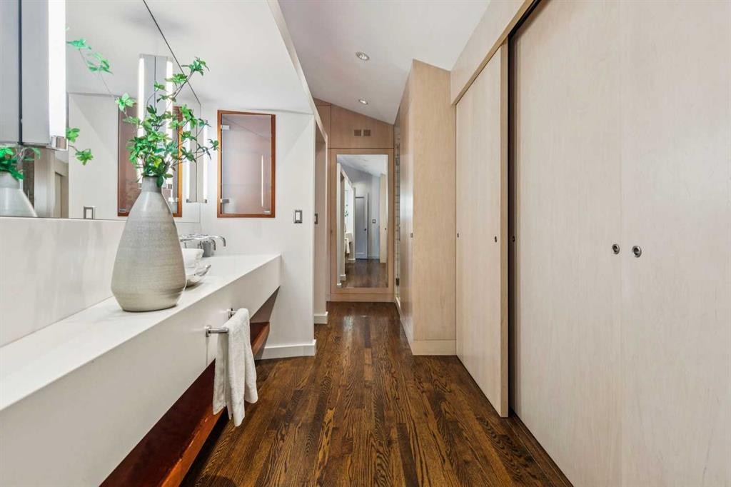 3905 Edison Crescent Sw, Calgary, AB - Indoor