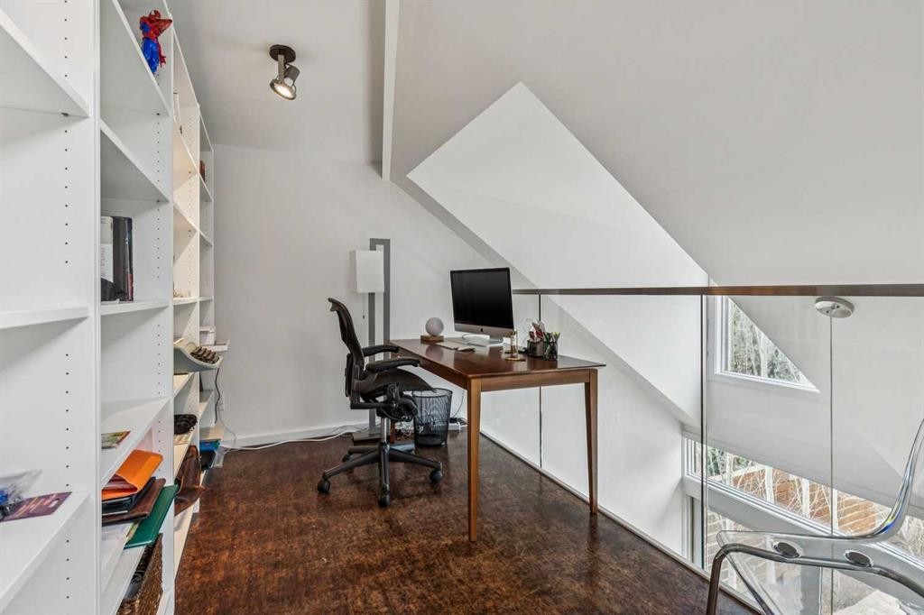 3905 Edison Crescent Sw, Calgary, AB - Indoor Photo Showing Office