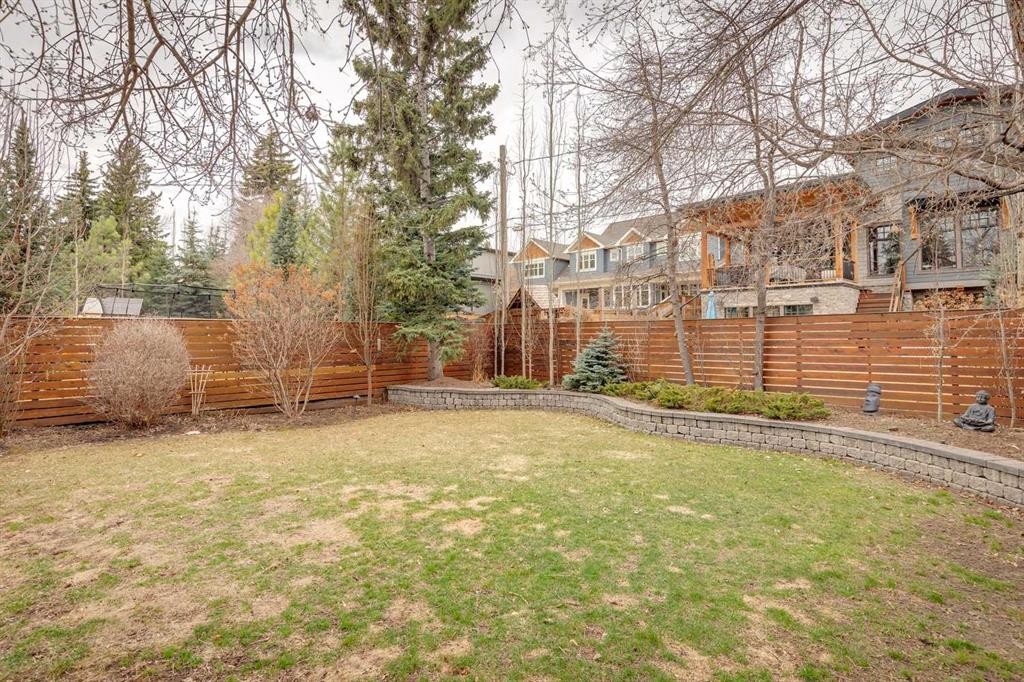 3905 Edison Crescent Sw, Calgary, AB - Outdoor