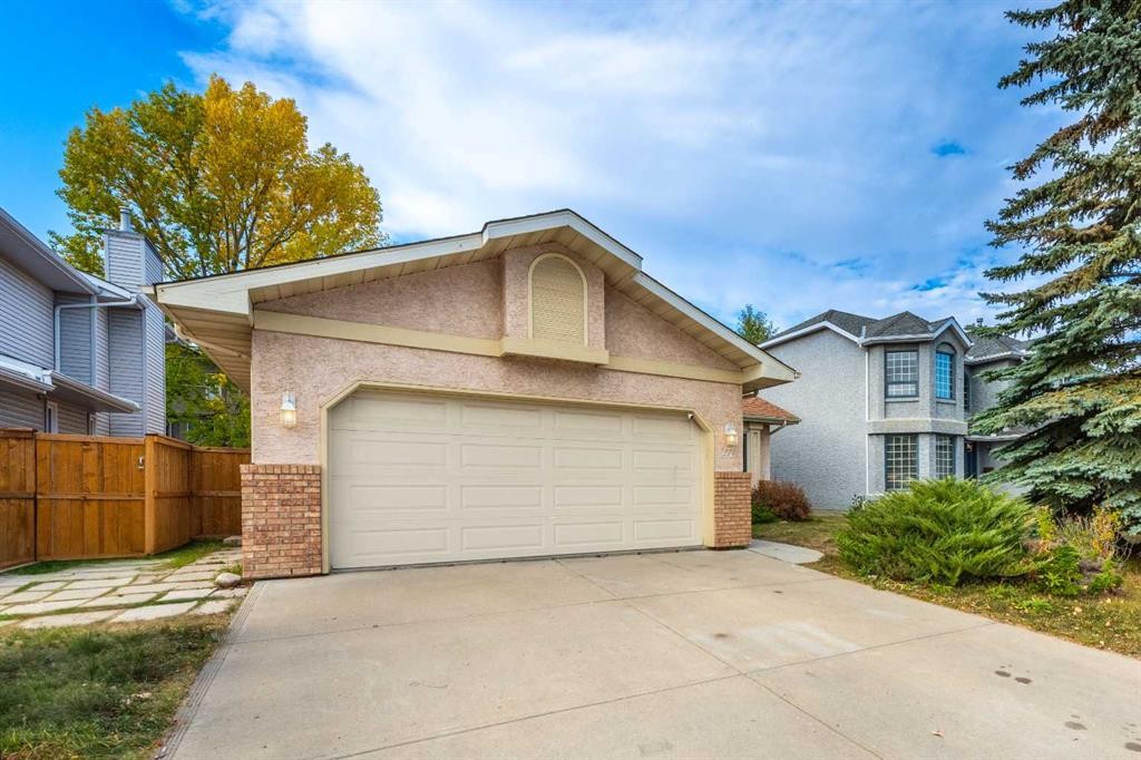 47 Hawkstone Drive Nw, Calgary, AB - Outdoor