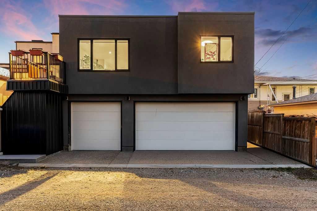 122 13 Street Ne, Calgary, AB - Outdoor With Exterior