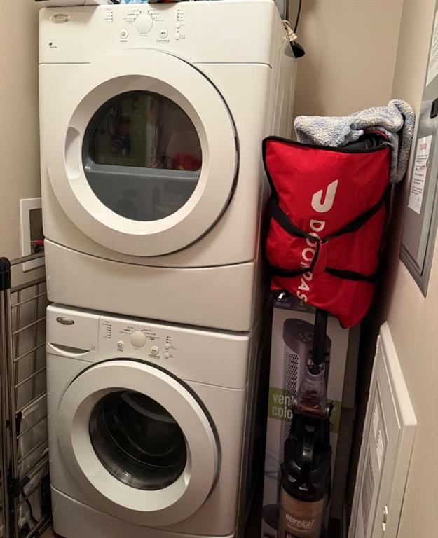 202-7210 80 Avenue Ne, Calgary, AB - Indoor Photo Showing Laundry Room