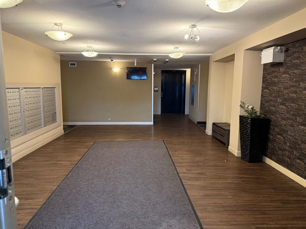 202-7210 80 Avenue Ne, Calgary, AB - Indoor Photo Showing Other Room