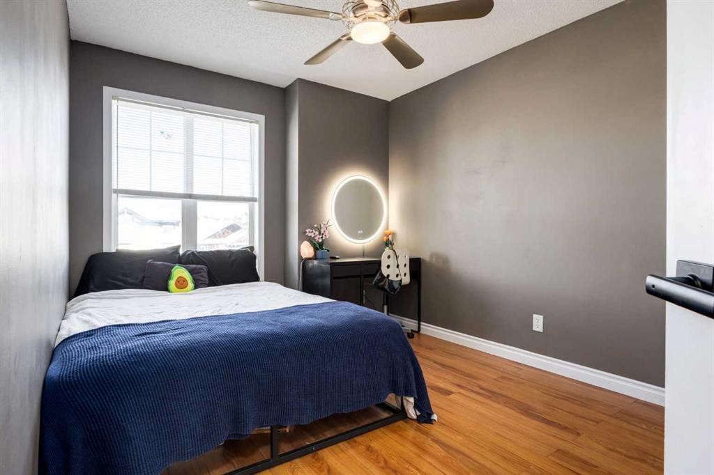488 Prestwick Circle Se, Calgary, AB - Indoor Photo Showing Bedroom