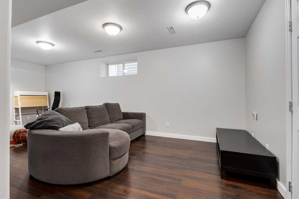 488 Prestwick Circle Se, Calgary, AB - Indoor