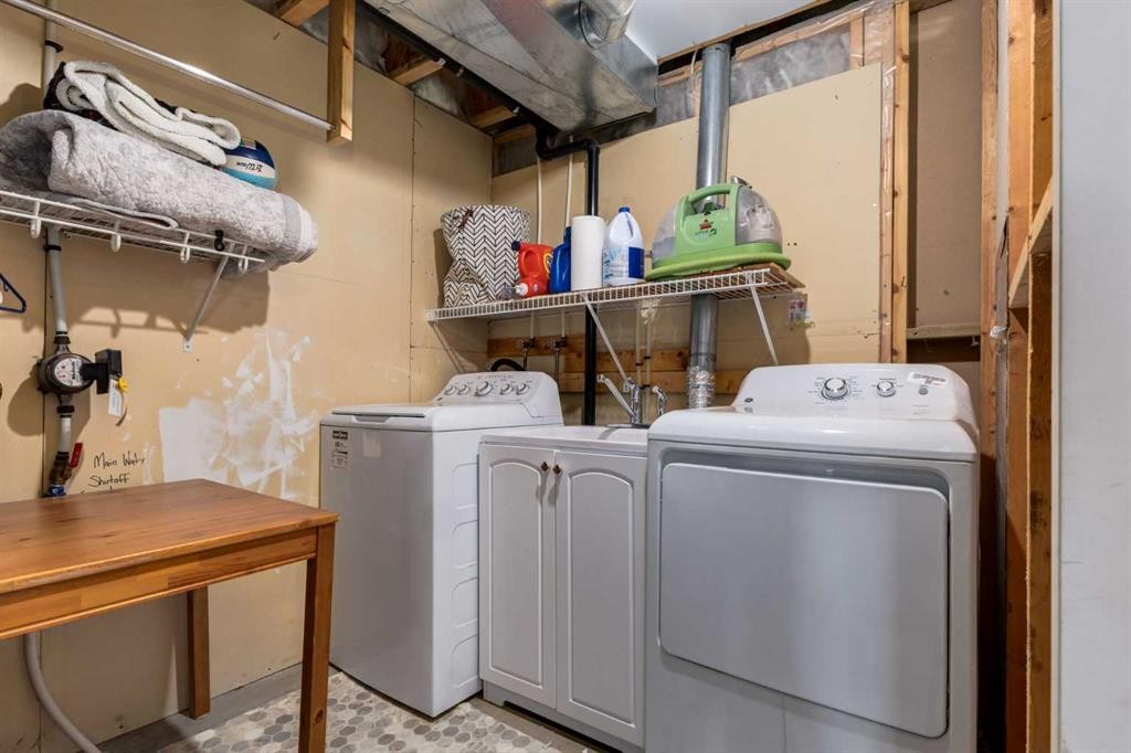 488 Prestwick Circle Se, Calgary, AB - Indoor Photo Showing Laundry Room