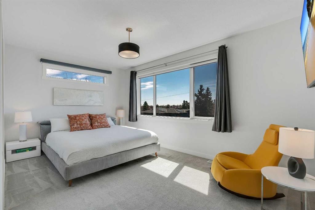 947 31 Avenue Nw, Calgary, AB - Indoor Photo Showing Bedroom