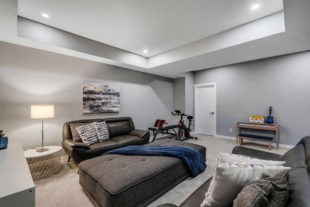 947 31 Avenue Nw, Calgary, AB - Indoor