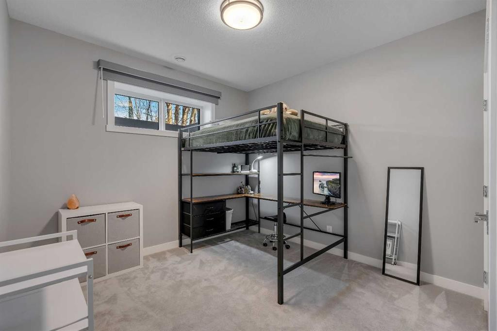 947 31 Avenue Nw, Calgary, AB - Indoor