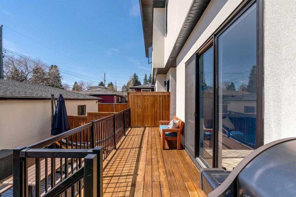 947 31 Avenue Nw, Calgary, AB - Outdoor With Exterior