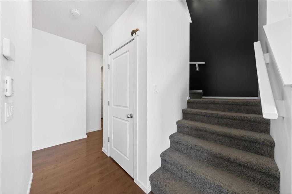 20 Nolancrest Green Nw, Calgary, AB - Indoor Photo Showing Other Room