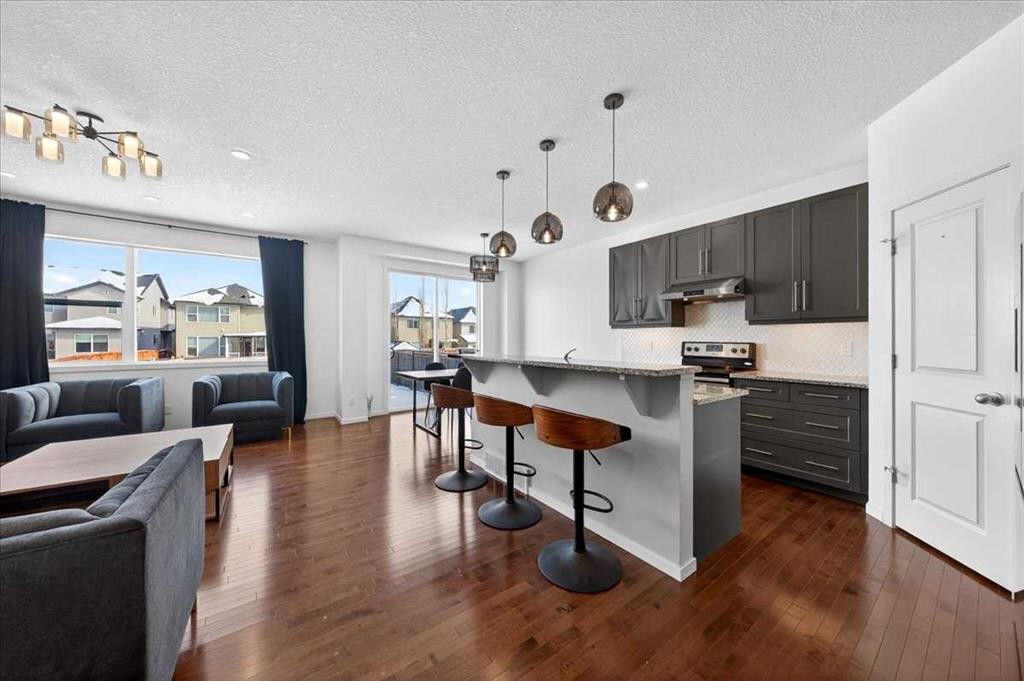20 Nolancrest Green Nw, Calgary, AB - Indoor Photo Showing Kitchen With Upgraded Kitchen