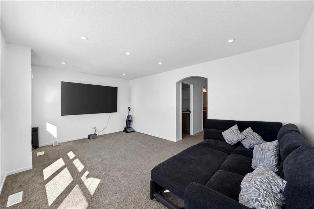 20 Nolancrest Green Nw, Calgary, AB - Indoor Photo Showing Living Room